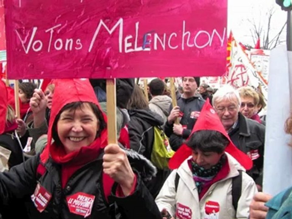 La forêt de drapeaux rouges 1mn27