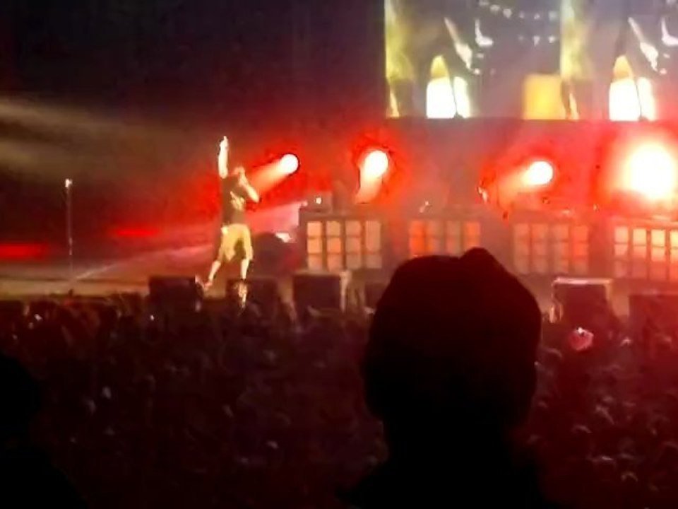 Chinese man - miss chang Remix (live paradis artificiel  avril 2012 à lille)