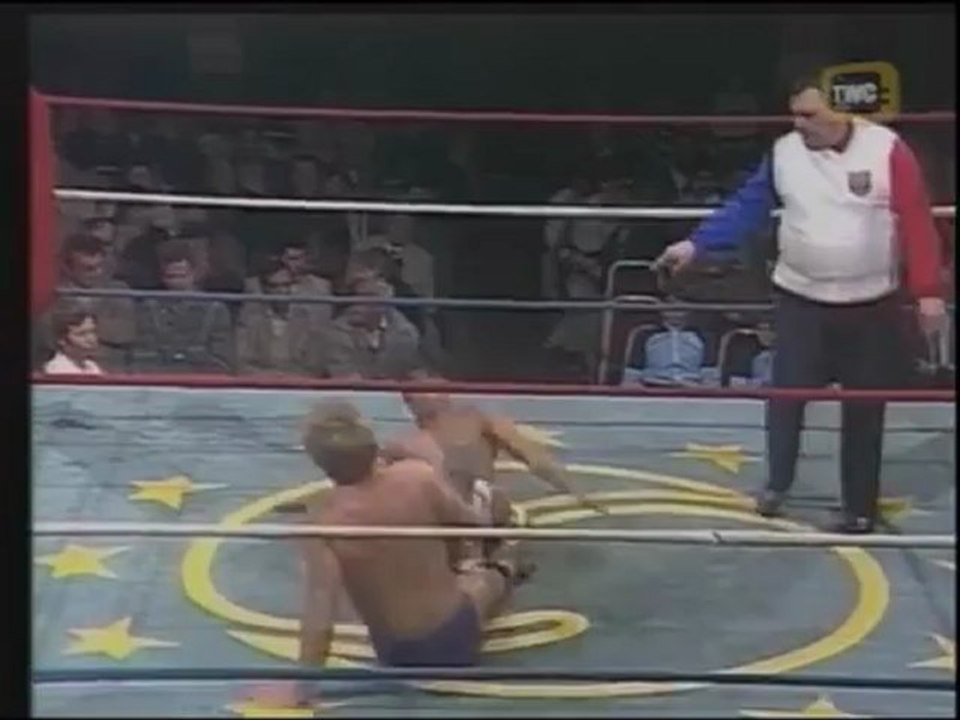 WWE-Universal.Fr - Greg Valentine VS Johnny Kidd