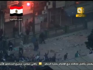 ثورة 2011 - قذف متظاهري التحرير بالحجارة من أسطح البيوت