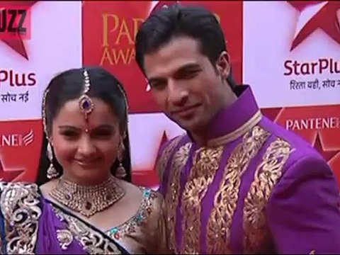Gopi SHOCKED to see Ahem's EX in Modi Niwas in Saath Nibhana Saathiya 25th April 2012
