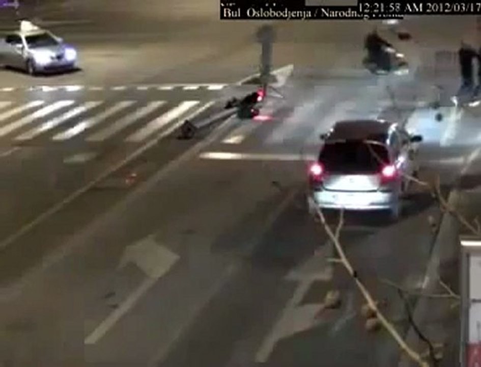 Traffic light destroyed