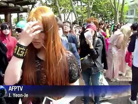 Fans queue for US pop diva Lady Gaga concert