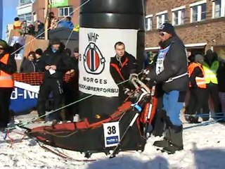 Départ Finnmarkslopet 500 2012 PAGNOUX françois