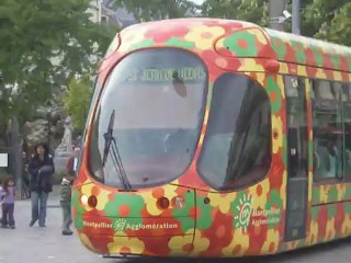 Tramway de Montpellier - Gare Saint Roch - Le trafic des lignes 1 - 2 - 3 & 4 du tram devant la gare SNCF