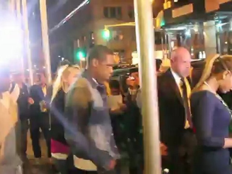 Diva? Beyonce trägt flache Schuhe und schneidet ihre Haar selbst!