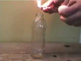 Yumurta şişeye nasıl girer!