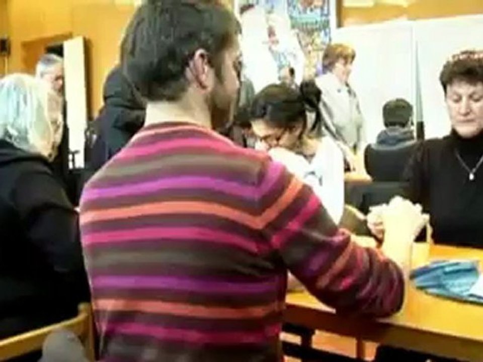 A duel of barbs in French election