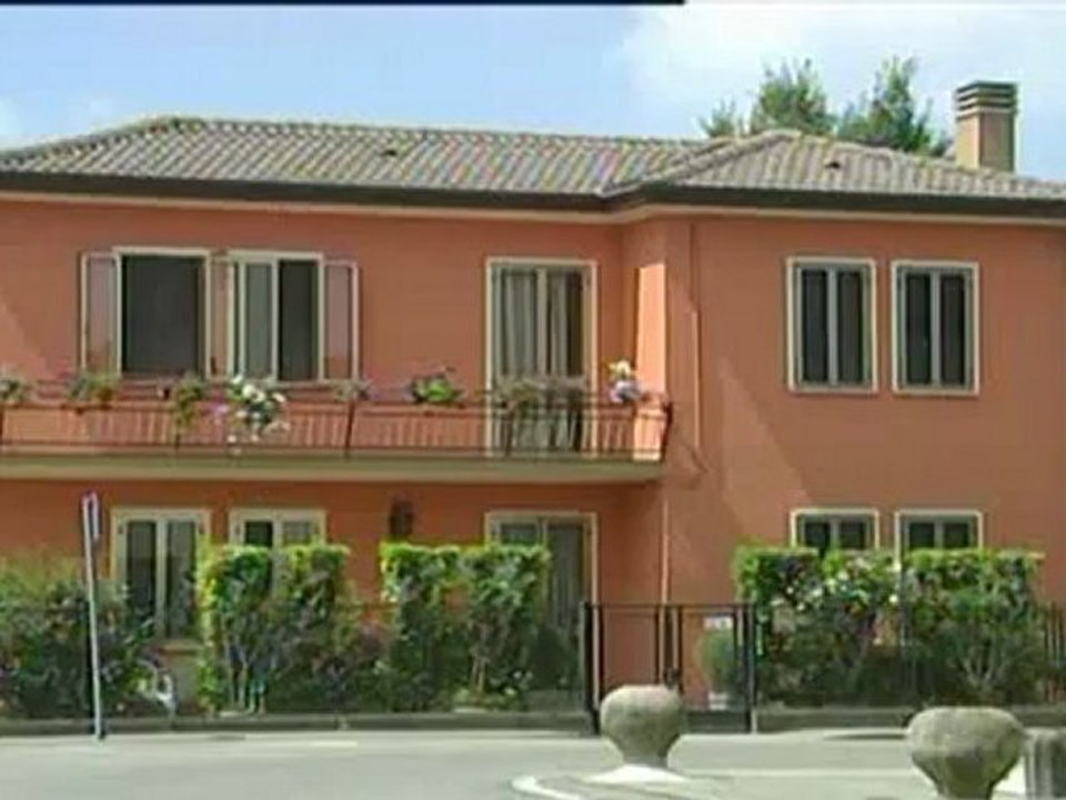 si finge prete truffa anziana