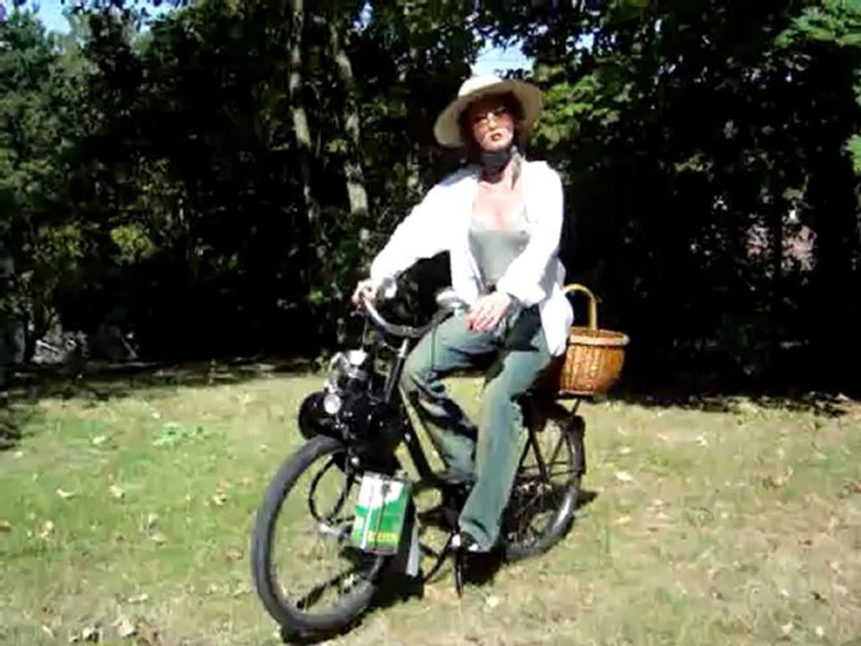 Automate femme au Solex - création www.rpcom.com