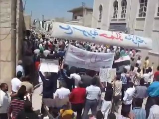 فري برس حماة المحتلة  جنوب الملعب 27 4 2012 Hama