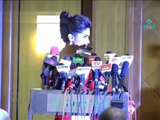 Deepika Padukone Romancing With Vikram