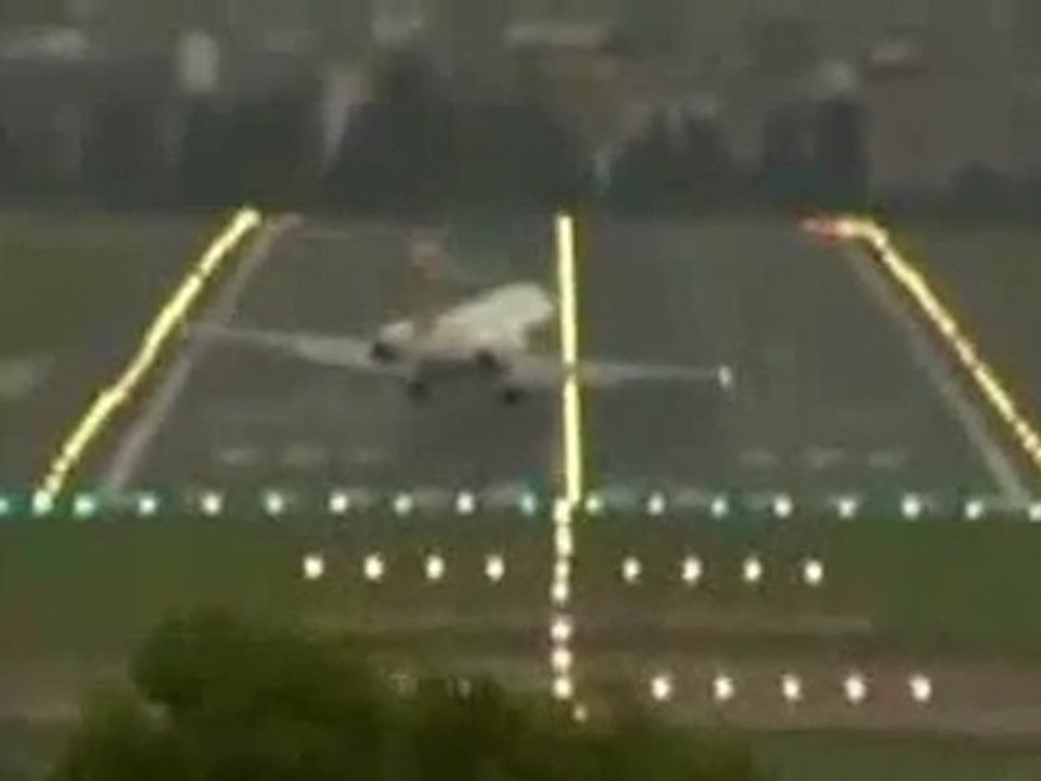 0494 - Atterrissages extrêmes Aéroport de Bilbao