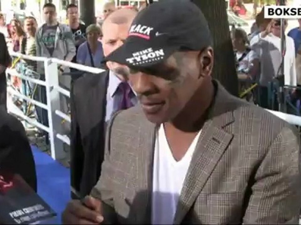 Mike Tyson w Warszawie - wejście do studia "Dzień Dobry TVN"
