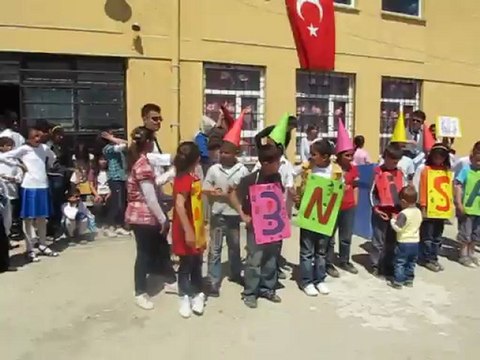 Göçeri İlköğretim Okulu 23 Nisan Gösterileri Konuşan Tablo