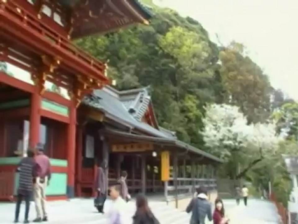 KAMAKURA, Japon : temples, plage et grand Bouddha.