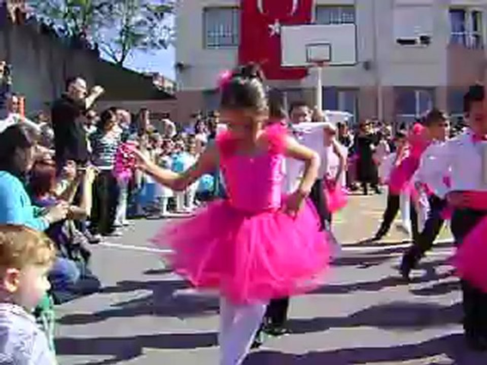 23 nisan damat halayı