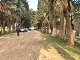 Mülteci Suriyeliler ''Kibar Feyzo''nun Köyünden Geçiyor