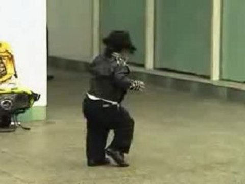mini-michael-jackson-Koreus[1][1].com