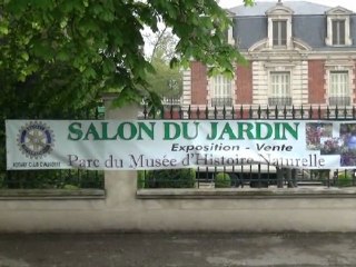 Le Rotary le dit avec des fleurs