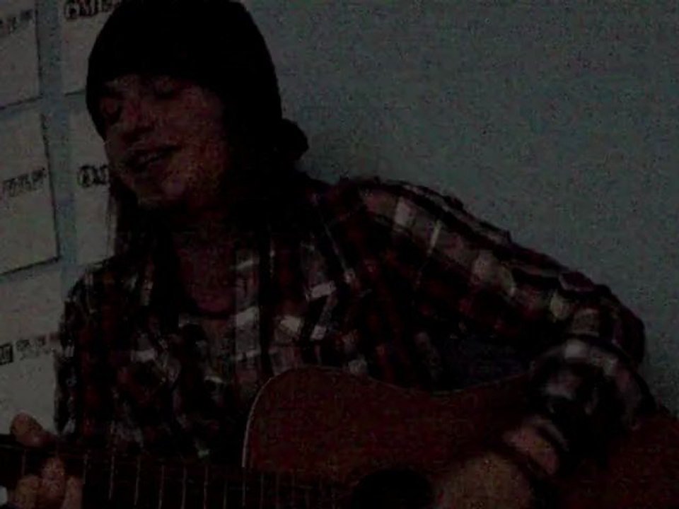 Pierre-Jean (OmEgA) -Dans ce monde- Showcase acoustic à Lyon le 21/04/12