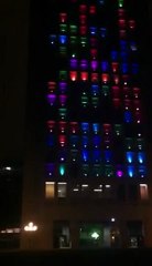 El edificio del MIT se convierte en un Tetris gigante