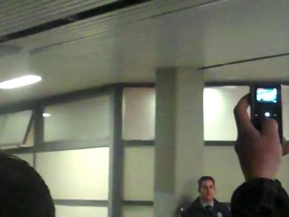 RedPlanet.gr - Πανηγυρισμοί στα αποδυτήρια (2)