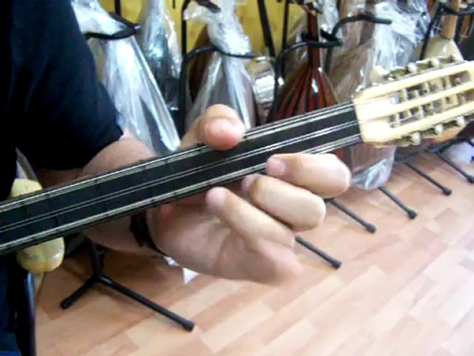 vengi işlemeli kısa sap gitar burgulu saz