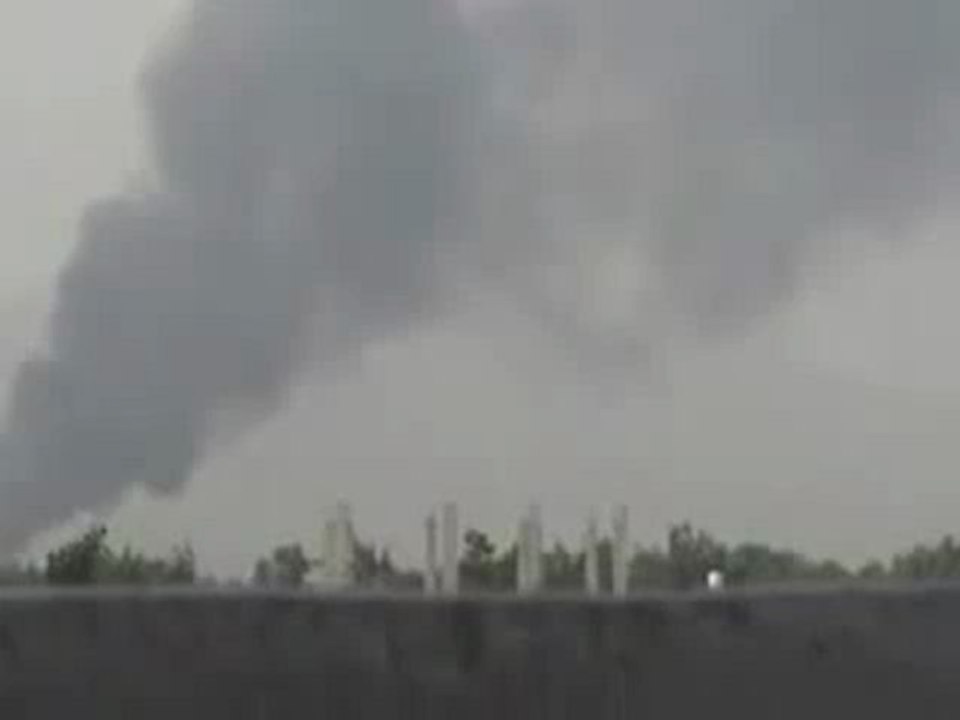 فري برس ريف دمشق جسرين  رؤية تصاعد سحب الدخان من أطراف دوما 28 4 2012 Damascus