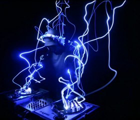 SEXY AND I NO IT (REMIX)