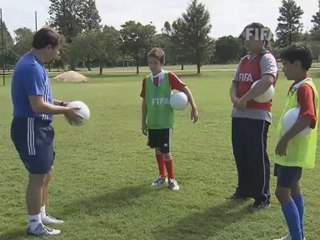 FIFA.com - Grassroots  Fondamentaux techniques7
