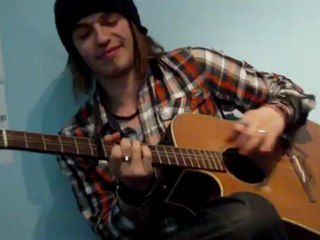 Pierre-Jean (OmEgA) -Sombre douleur- Showcase acoustic à Lyon le 21/04/12