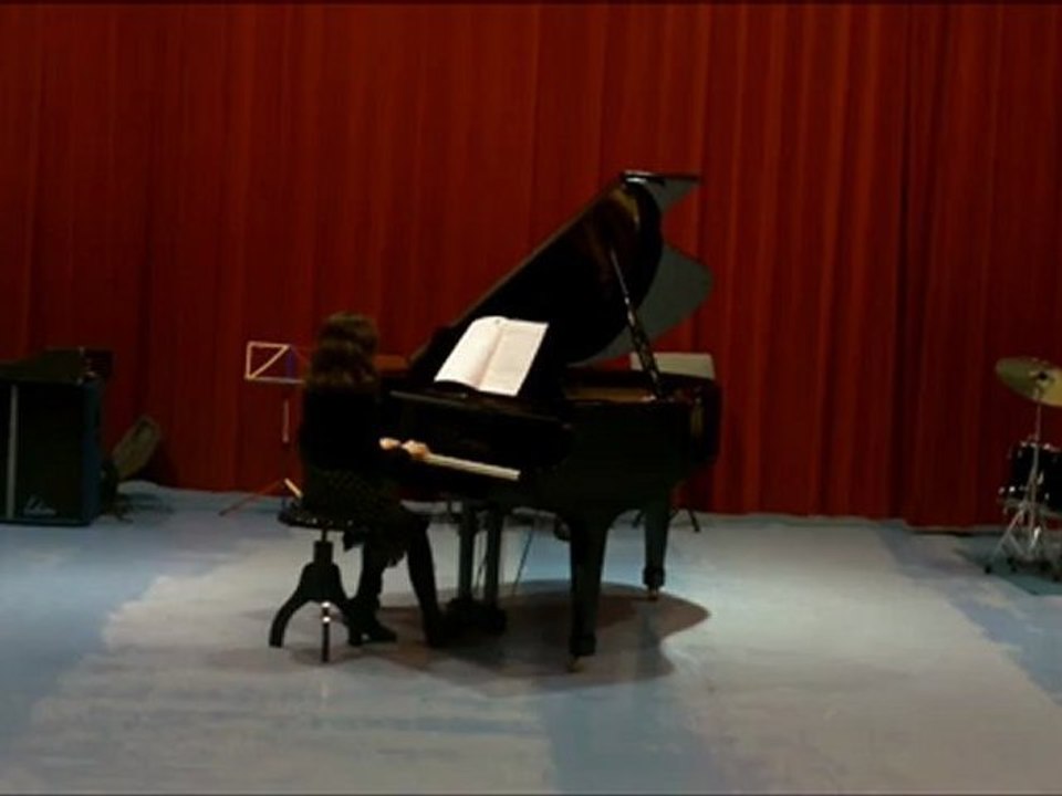 isa fait du piano