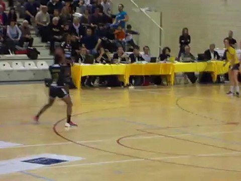 Issy-Paris - Toulon / 1/2 finale play-off handball féminin