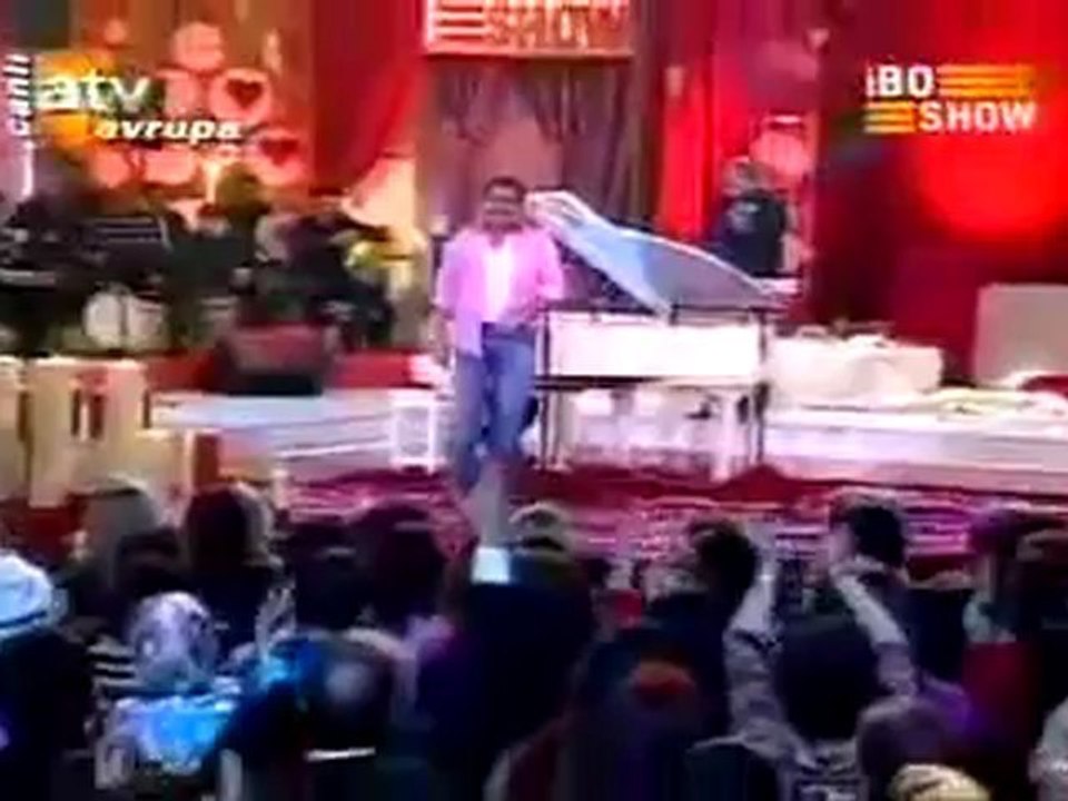 SesliBak.Com Ibrahim Tatlises - Saclarini Yol Getir