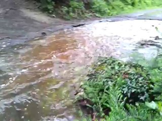 le ruisseau déborde, our little creek in flood