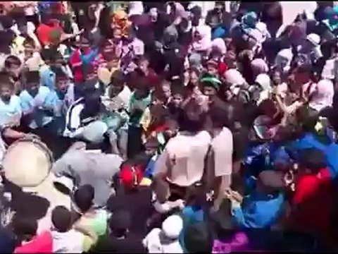 فري برس درعا ابطع مظاهرة طلابية الأحد تضامنا مع المدن المنكوبة 29 4 2012 Daraa