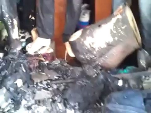 فري برس حماه المحتلة حماه ساحة العاصي احراق محل من قبل كتائب الاسد ج2 Hama