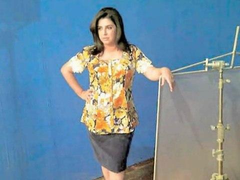 Choreographer Farah Khan Goes Sexy In A Skirt - Bollywood Babes