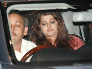 A Glimpse Of Mummy Aishwarya Rai Bachchan At The Ambani Bash - Bollywood Time