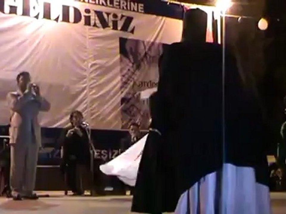turkoglunda encok sevilen ilahi sanatcımız