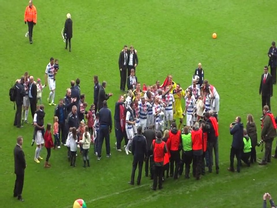 The Big Bad Wolf, Reading celebrate on the pitch with the trophy 29/04/2012