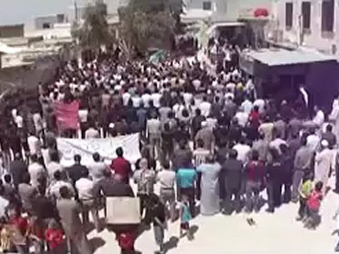 فري برس ادلب جبل الزاوية الرامي مظاهرة الاثنين لنصرة ادلب الجريحة30 4 2012 Idlib
