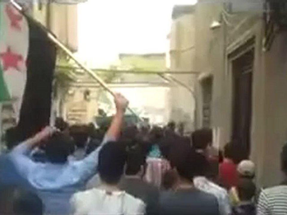 فري برس دمشق برزة مظاهرة بدنا نشيلو لبشار 30 4 2012 ج6Damascus