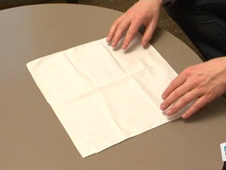 Beauté mode : Pochette de costume : faire un pli en escalier