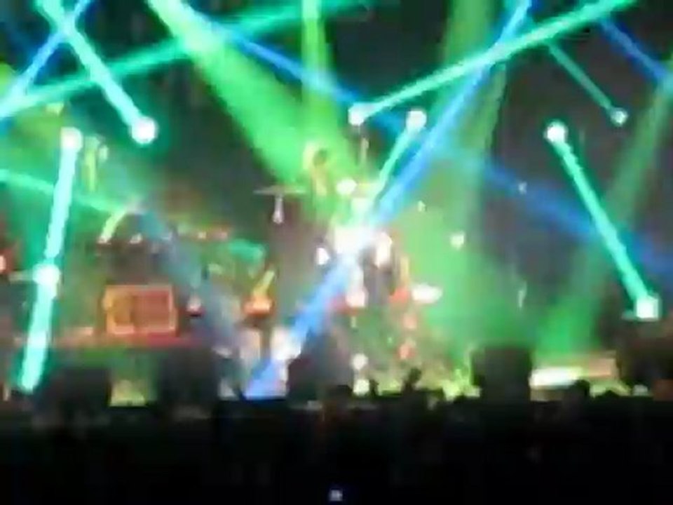 Entrée de Dionsysos sur scène