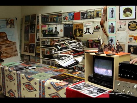 BROCANTE - MUSICALE St Jean les Deux Jumeaux part 01