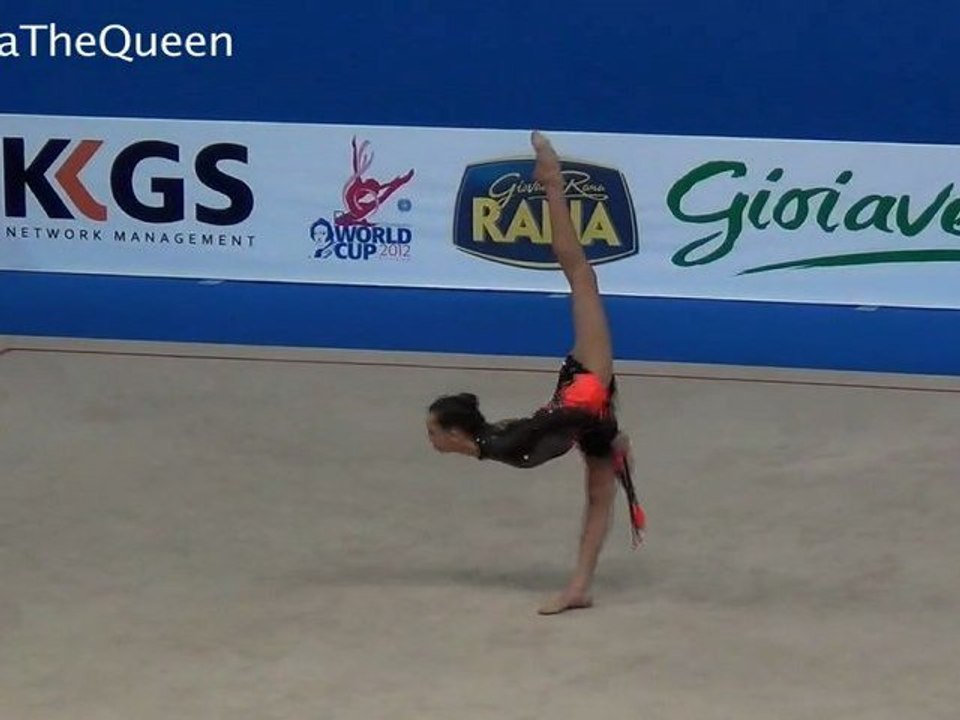 Radina Filipova 2012 WC Pesaro EF clubs