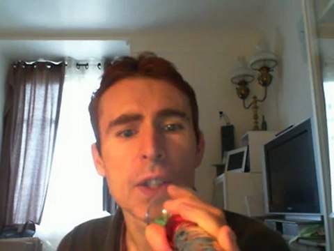 Wiwi égratigne bow chicka wow wow de Mike Posner & Lil Wayne