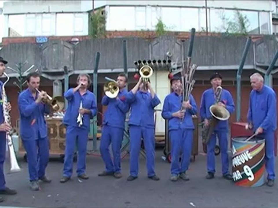 Arts de la rue - Zic Zazou - La preuve par 9